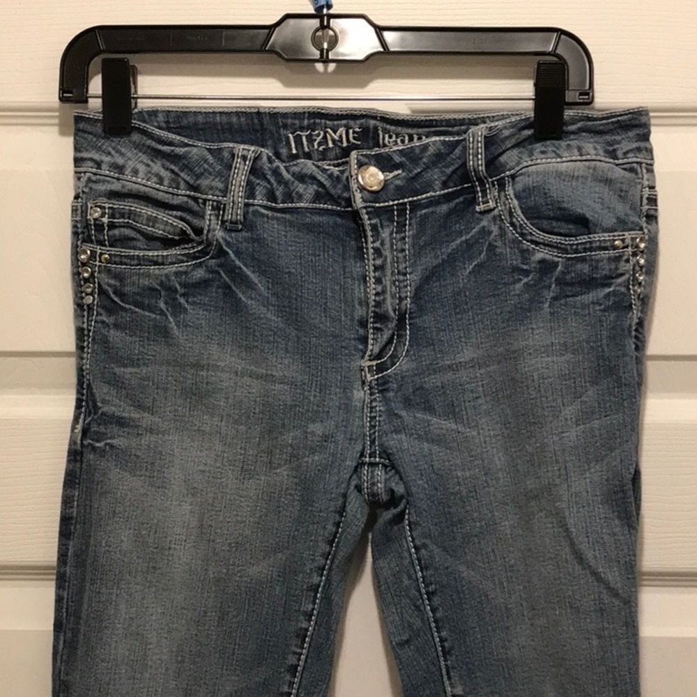 Women’s It’s Me jean in size 9